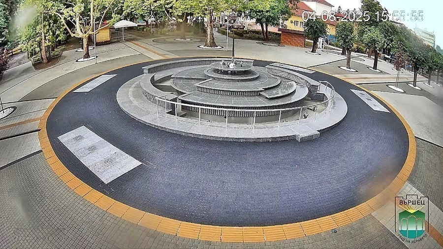 Вършец времето уеб камера център, парк 'Слънчева градина', фонтан, Главна пешеходна улица 'Любен Каравелов' (Алеята на чинарите), Северозападна България ('Северозапада'), kamerite Free-WebCamBG